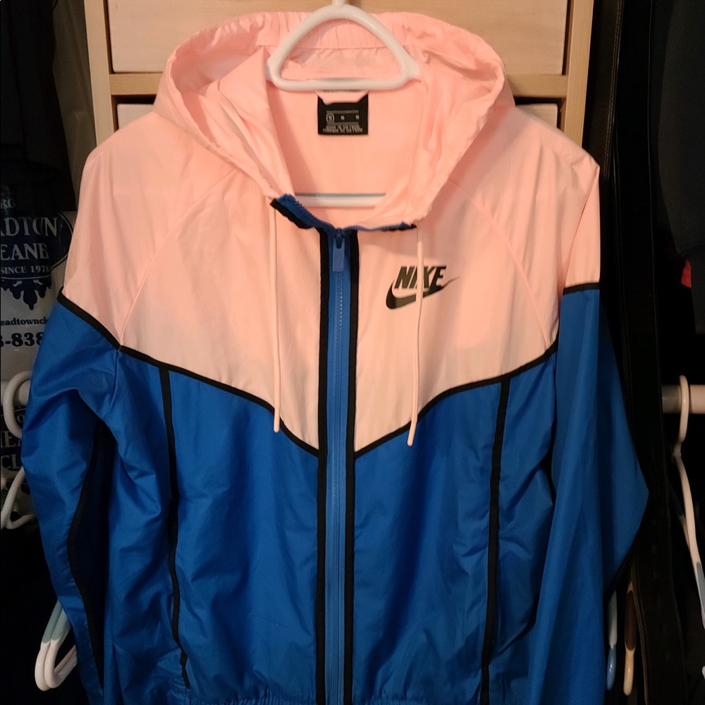 nike windbreaker